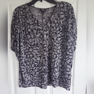 Vera Wang ✨️ Women's Black and Gray Patterned Top